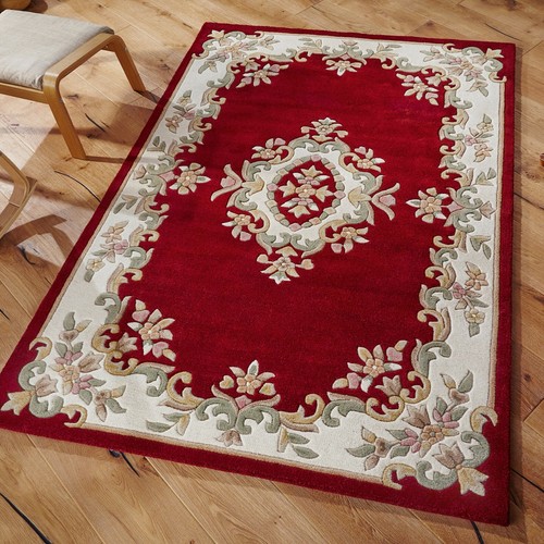 Royal elegant hand - hand, tufted